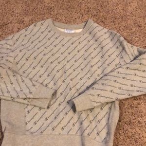 Champion sweatshirt. Grey, medium